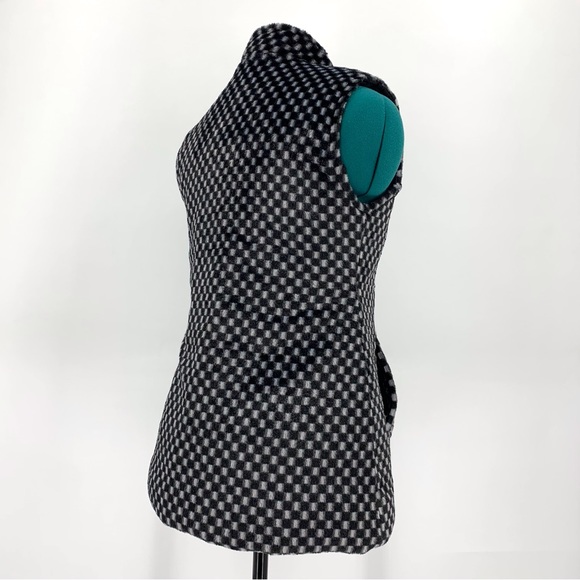 Swiss Girl Black and White Checked Faux Fur Vest with Pockets, EU 34/US 2 - Picture 7 of 16